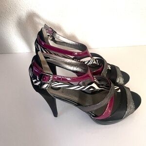 G BY GUESS Leslee strapy metallic zebra print t-strap open toe heels size 8.5